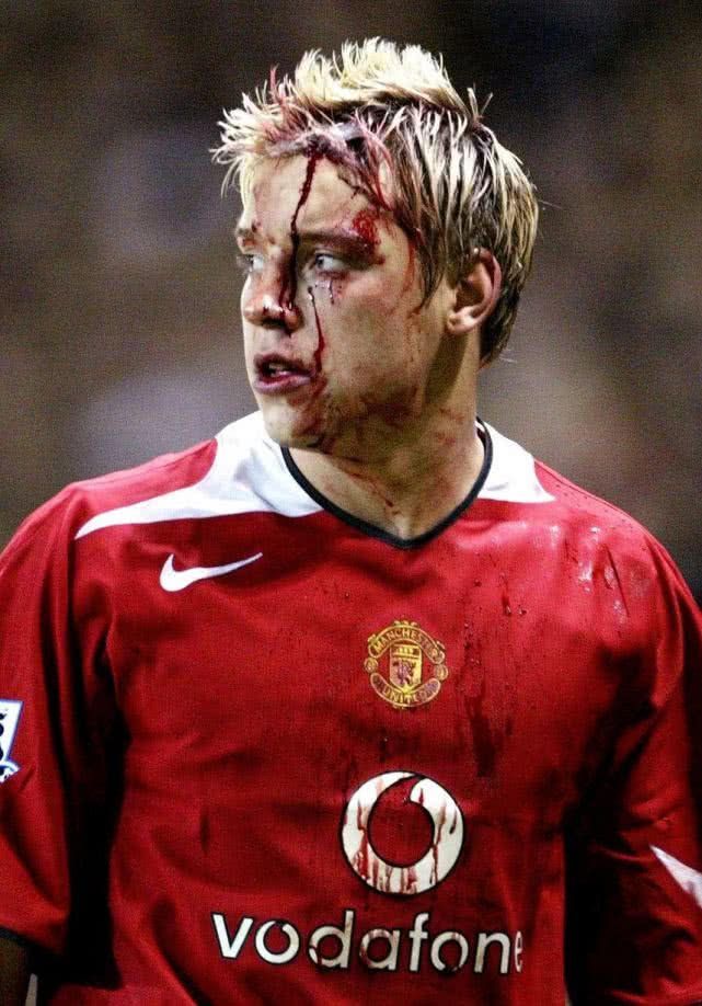 爱游戏体育-Ming意外战胜曼联，出色防守引爆全场！-爱游戏体育