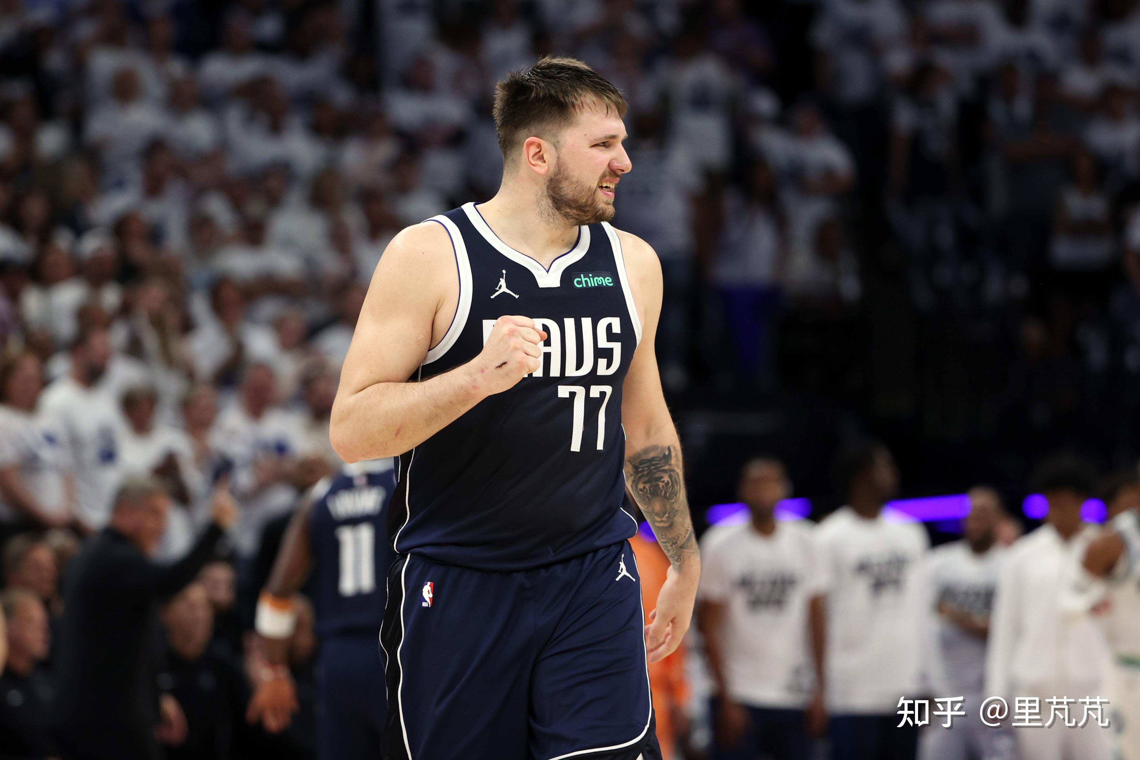 爱游戏-塔图姆新星爆冷表现突出，独行侠前途光明！赛场气氛高涨的简单介绍-爱游戏