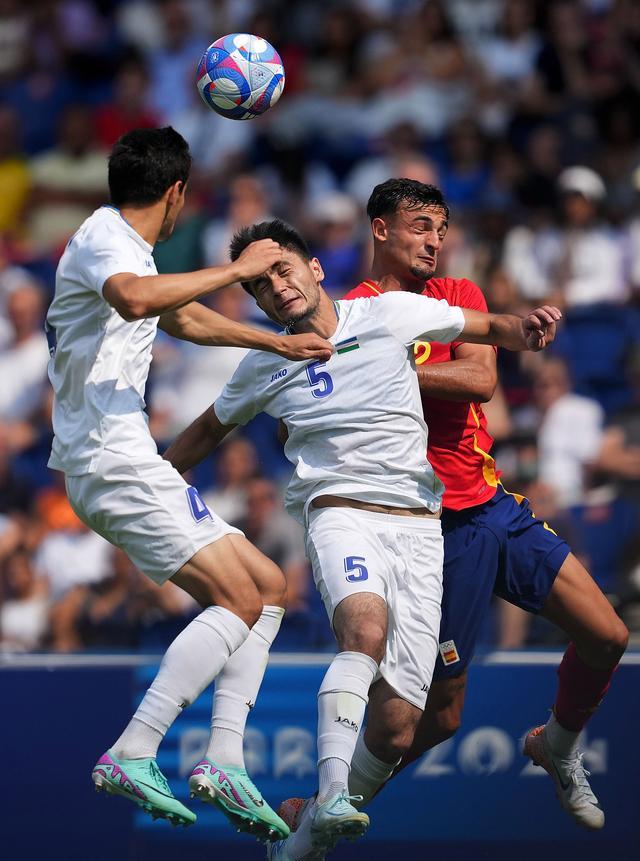 爱游戏中国-Karsa遭遇十五持续失利，西班牙队教练压力巨大！比赛高潮迭起-爱游戏中国