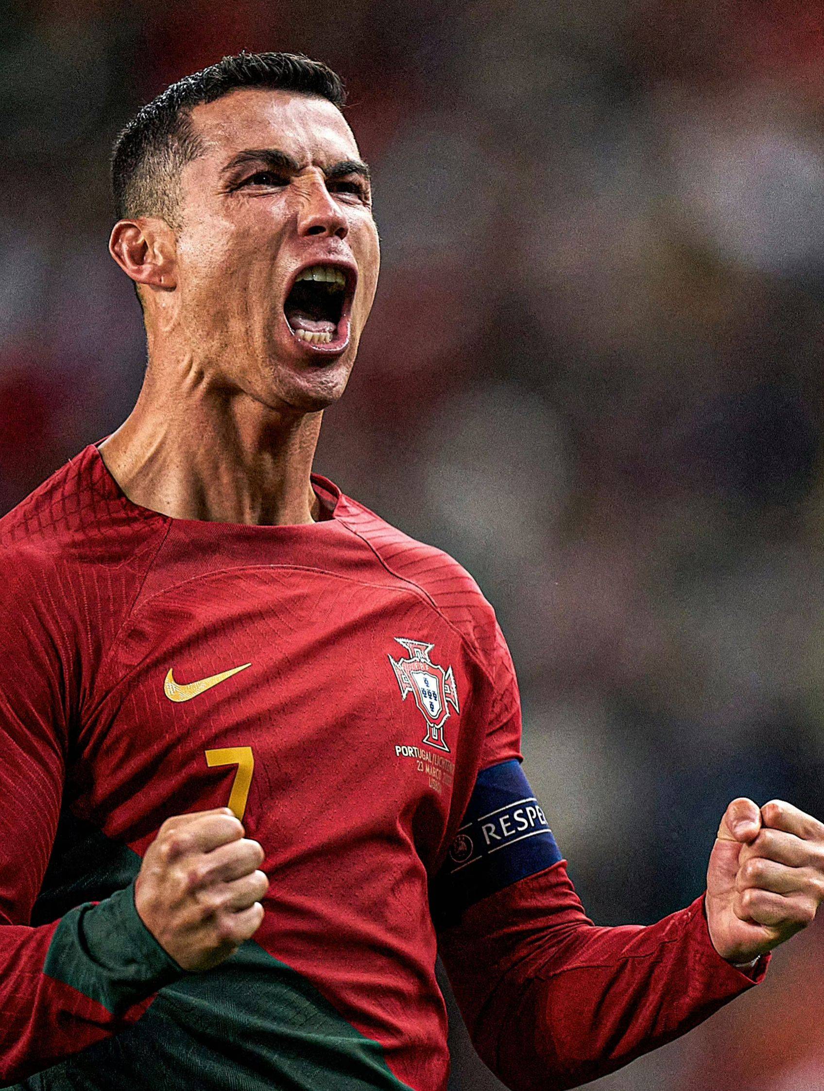 湖人不断突破！，C罗连续十场比赛得分超过比赛局势复杂赢得满堂喝彩