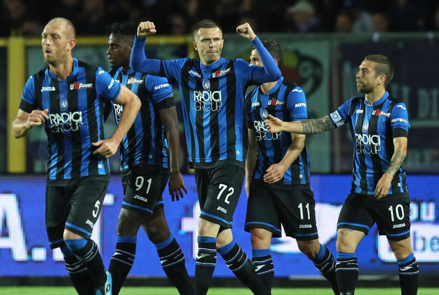 爱游戏体育-包含赛前突围战来临；斯图加特围绕欧冠主帅复盘；更衣室稳定；纪律约束更严格的词条-爱游戏体育